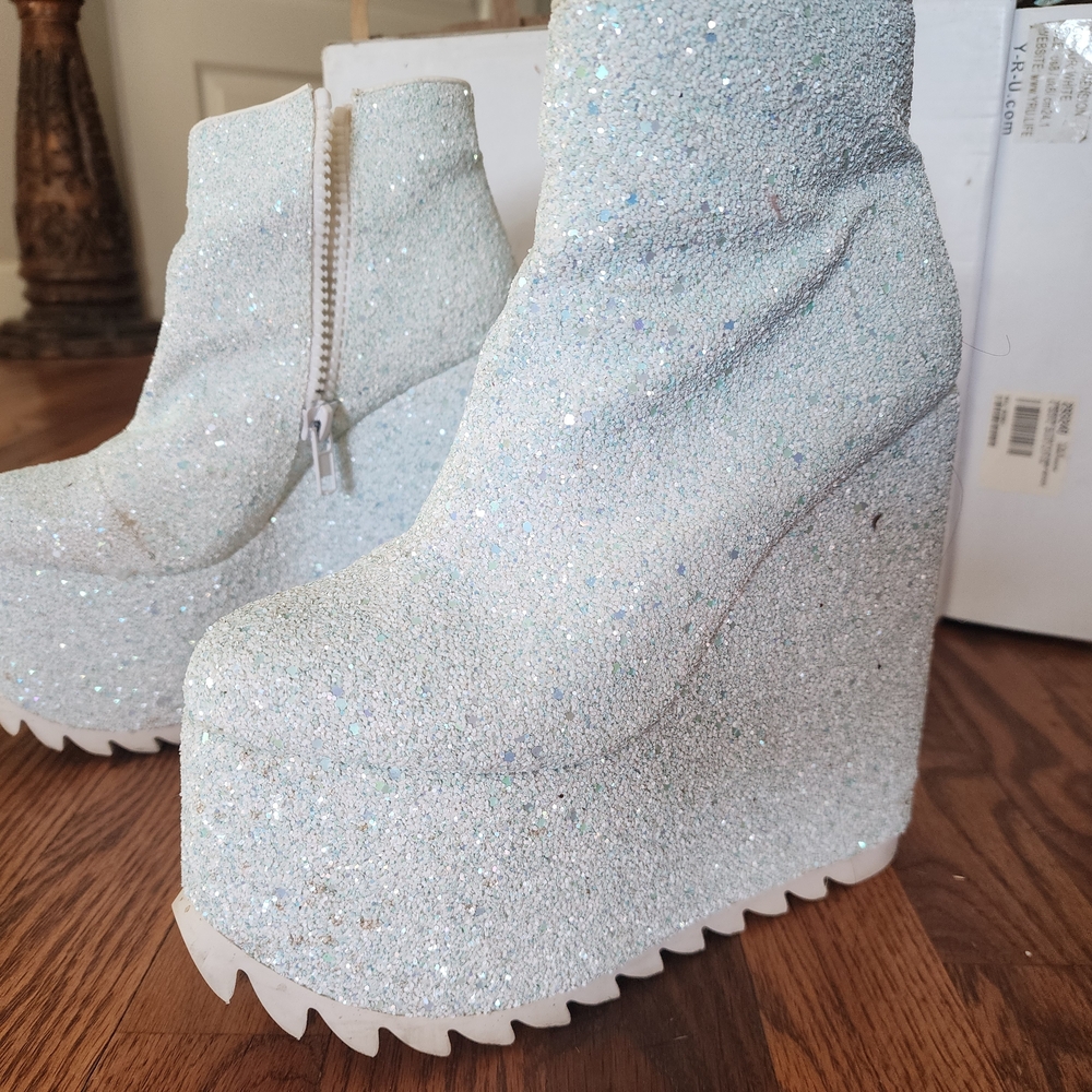 YRU White Platform Shoes Glittery Glam